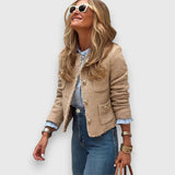 Kiriane – Jachetă de tranziție cu o siluetă atemporală