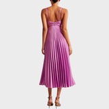 Katarina - Elegantes Kleid mit V-Ausschnitt und Plissierter Rock