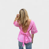 Margareta – Zarte Bluse mit Akzent