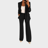 Sara - Ein Anzug, der das Selbstbewusstsein hebt