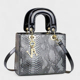 Izabela - Schlangeffekt Tasche