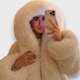 Noeline – Geacă scurtă din blană sintetică cu glugă