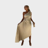 Nika - Elegantes Kleid mit Falten an der Schulter